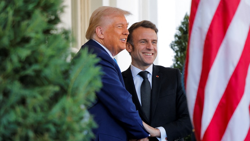 Macron a vorbit „de câteva ori” în cursul nopţii cu Trump: „Vom fi pregătiţi să reacţionăm toţi europenii şi în consultare cu Statele Unite”