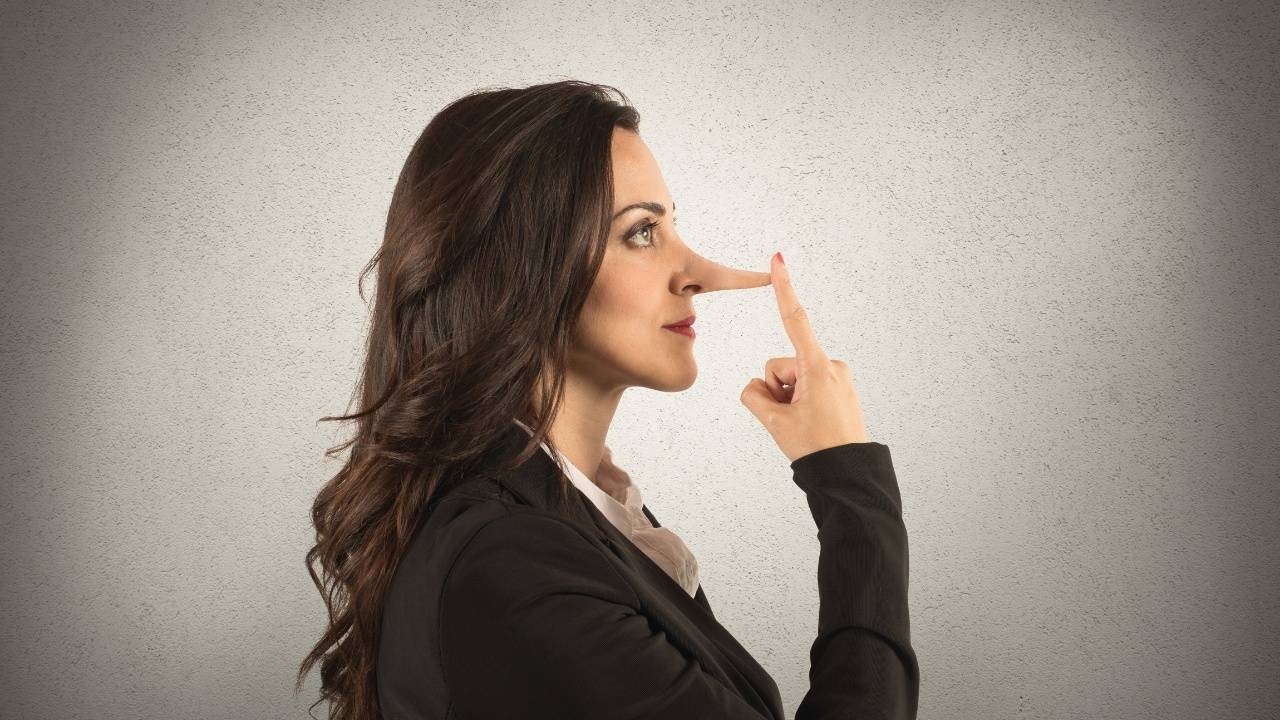 Profesoară de la Harvard a fost concediată după ce a falsificat cercetări despre… minciună