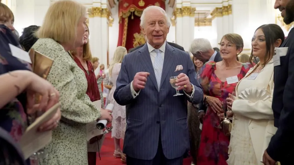 Regele Charles al III-lea a transmis un mesaj pacienților bolnavi de cancer: „Cele mai întunecate momente pot fi luminate de compasiune”