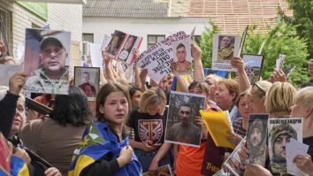 Rusia și Ucraina finalizează schimbul de 2000 de prizonieri la scurt timp după un atac aerian în Kiev