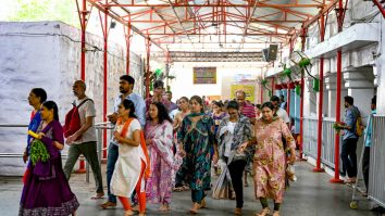 Indienii se roagă în templul vizelor pentru acces în Statele Unite ale Americii