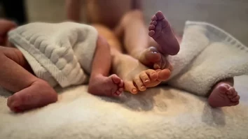 Amber Heard a anunțat nașterea gemenilor printr-o postare pe Instagram: „Să devin mamă a fost cea mai uimitoare experiență”