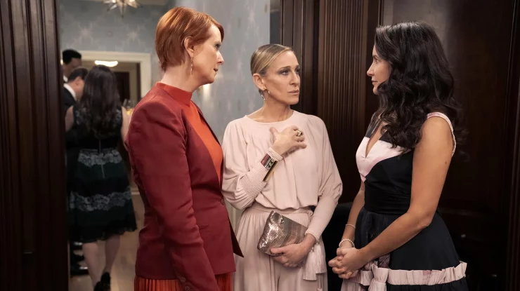 „And just like that” revine cu sezonul 3 pe HBO. Carrie trece peste amintirile sale grele și va încerca să scrie ficțiune