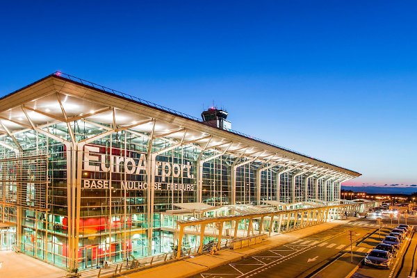 EuroAirport este singurul aeroport din lume de unde poți ajunge direct în trei țări diferite. Cum funcționează acesta