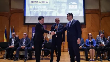 Candidații la prezidențiale au participat la prima lor confruntare. Simion și Nicușor au fost luați la întrebări pe scena Congresului Blocului Național Sindical