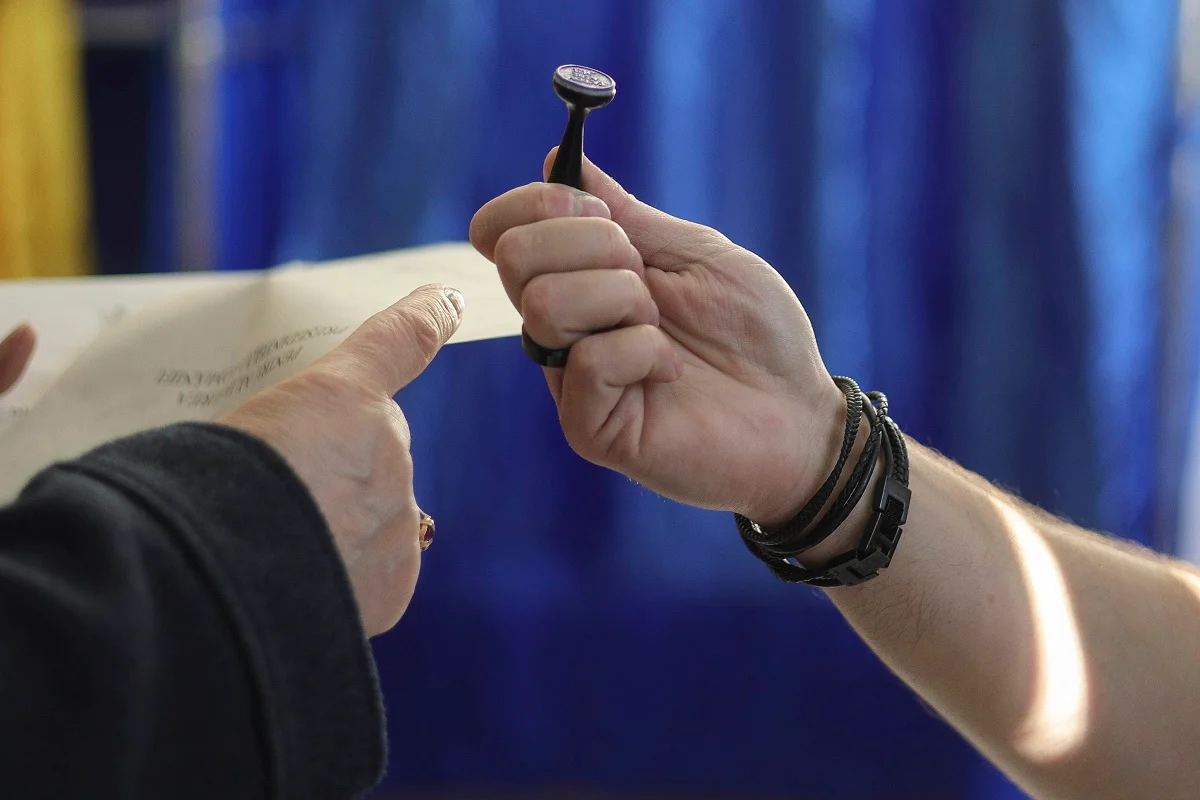 Prezența la vot a depășit 10.000.000 de alegători. MAI anunță că au fost raportate 76 de incidente în legătură cu alegerile prezidențiale