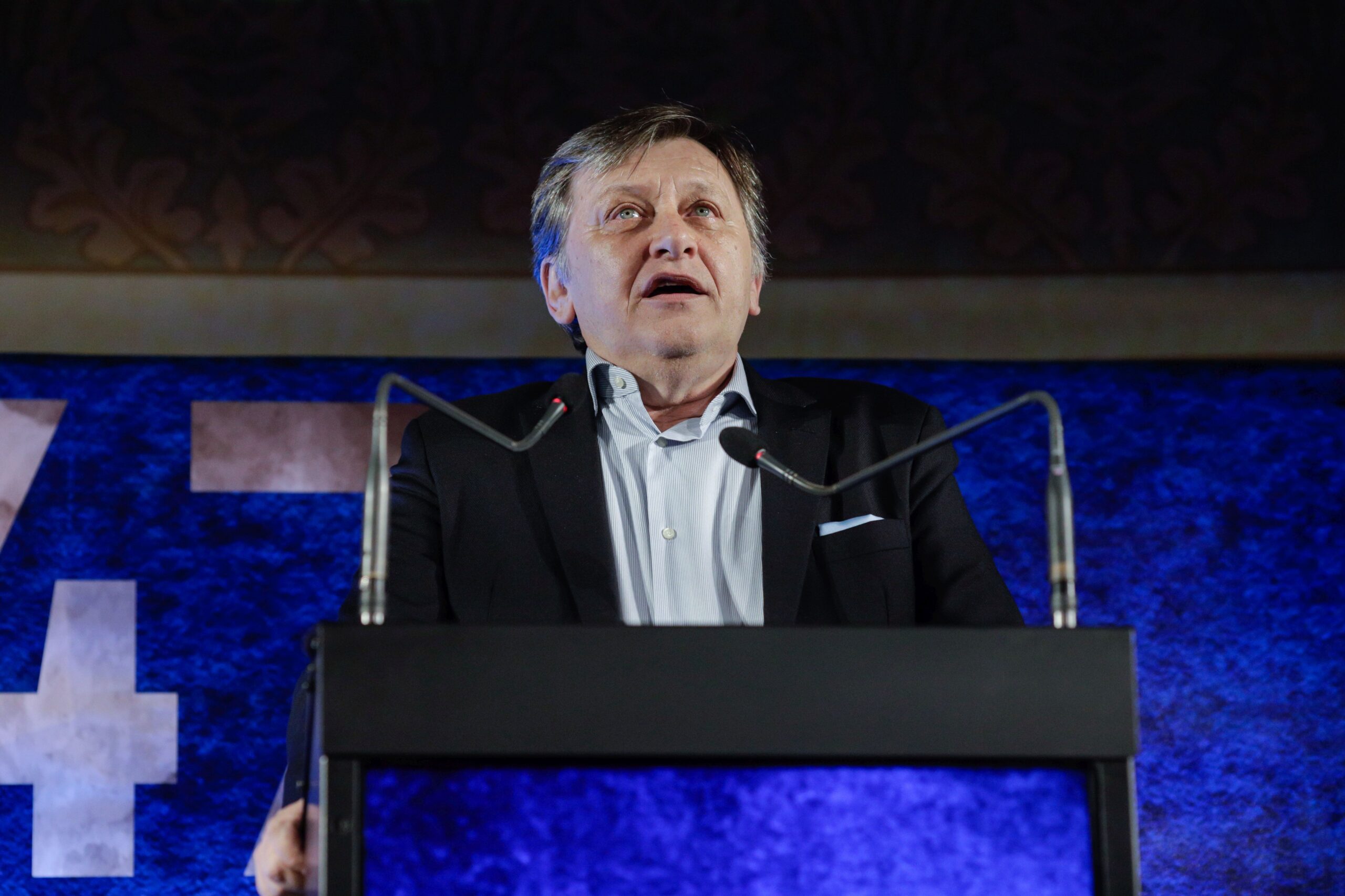 Crin Antonescu face primele declarații după EXIT-POLL: „Victoria în alegeri nu este decisă de exit-poll-uri”