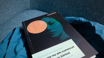 O carte apărută acum 30 de ani a devenit brusc bestseller internațional după realegerea lui Trump. De ce o citesc tinerii și femeile