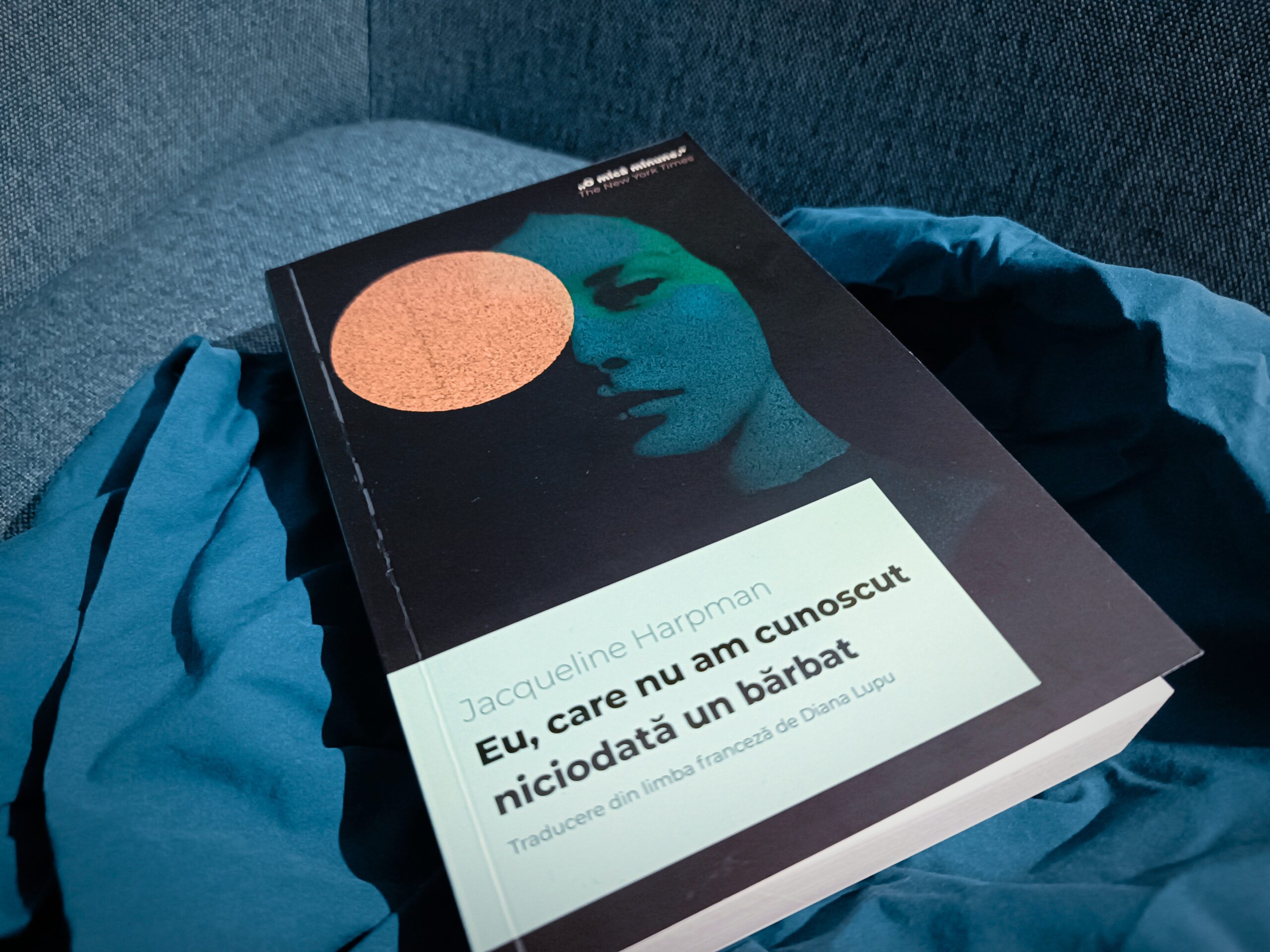 O carte apărută acum 30 de ani a devenit brusc bestseller internațional după realegerea lui Trump. De ce o citesc tinerii și femeile