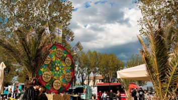 Festival Du Bonheur aduce starea de bine pe plaja din Mamaia Nord. Adrian Grecu, organizator: „E din ce în ce mai bine de la an la an”