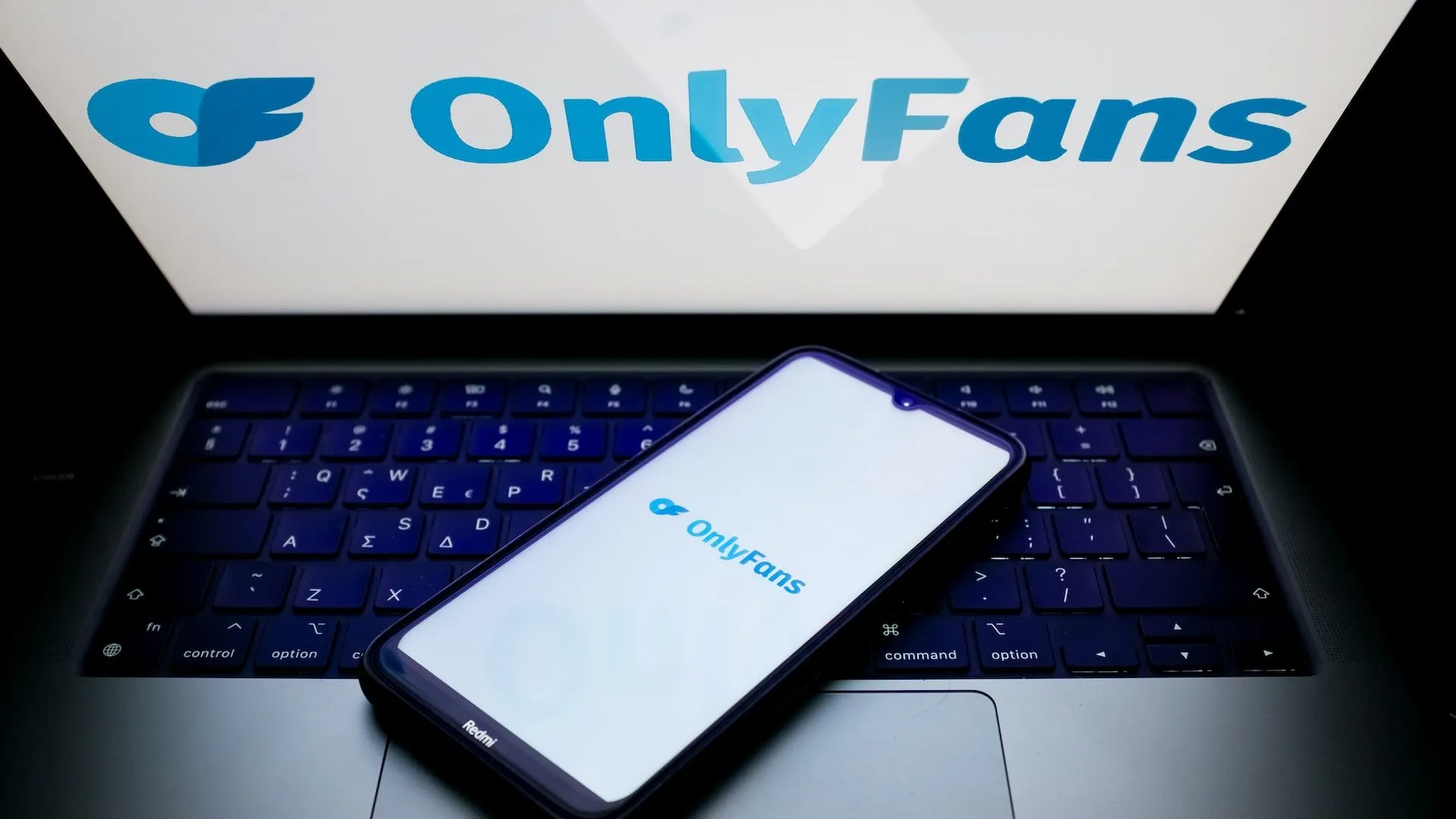 Platforma OnlyFans a fost scoasă la vânzare pentru 8 miliarde de dolari