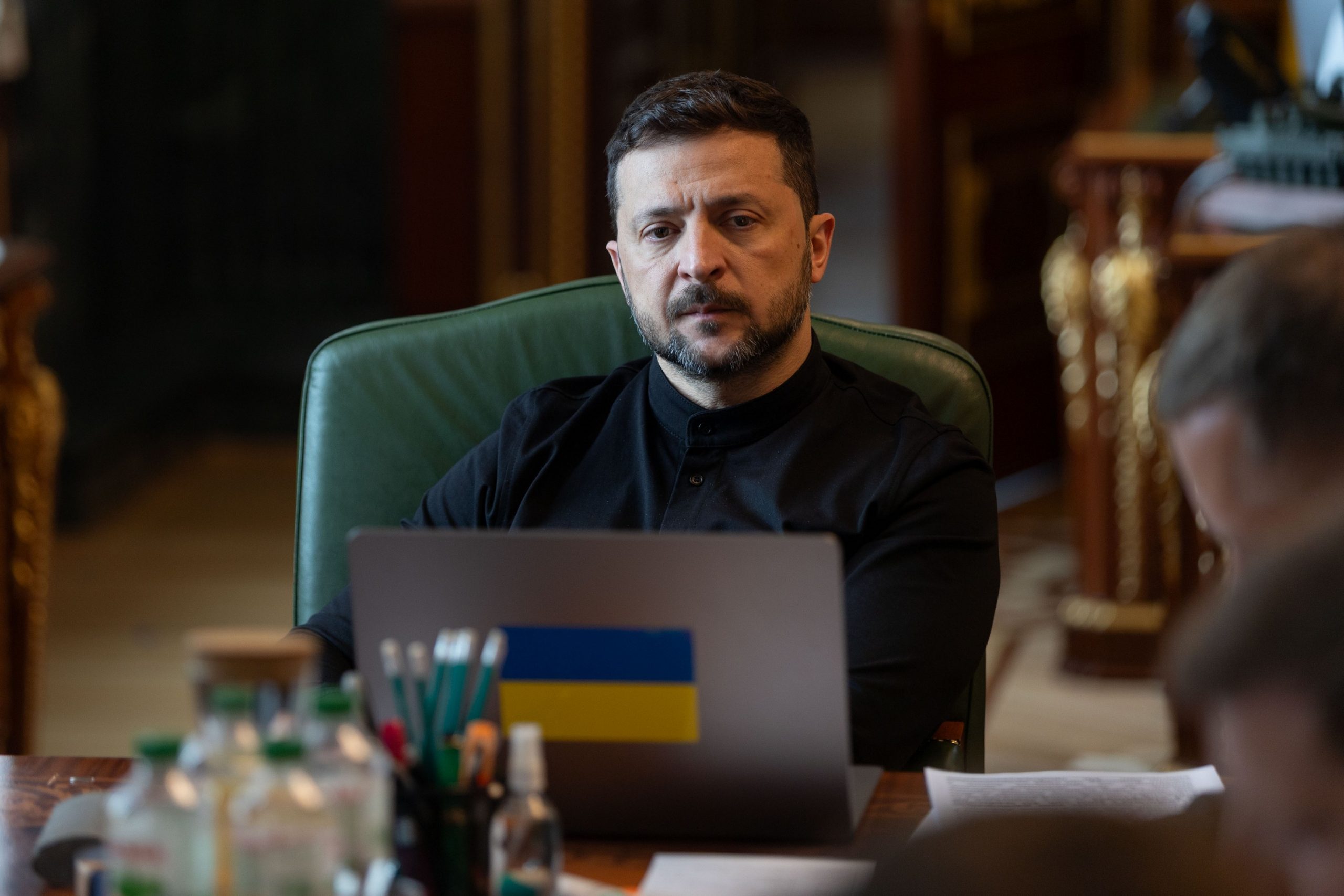 Zelenski propune o nouă rundă de negocieri de pace cu Rusia săptămâna viitoare. Zelenski spune că e dispus să se vadă cu Putin