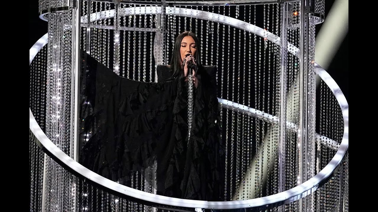 Cântăreața israeliană Yuval Raphael a fost „supărată” după ce pro-palestinienii au încercat să ia cu asalt scena în timpul finalei Eurovision