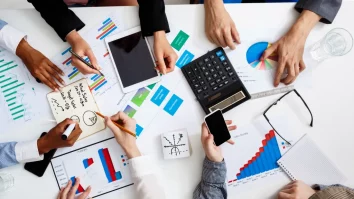 ZF: 14% dintre români lucrează în weekend. Lavinia Turcanu, expert HR: „E o tradiție ca finalul de săptămână să fie pentru familie”