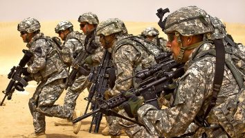 România vrea 5 miliarde de euro de la UE pentru înarmare. Consiliul a aprobat un fond de 150 de miliarde de euro pentru achiziţii militare