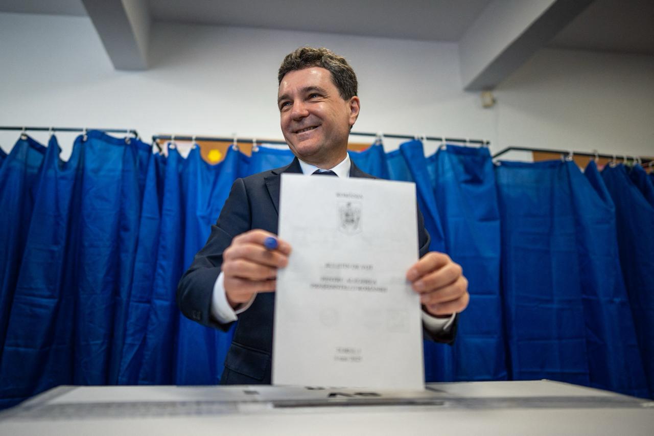 George Simion și Nicușor Dan se califică în în turul doi al alegerilor prezidențiale. Mihnea Predețeanu: „Elena Lasconi a reușit performanța de a o da de gard”