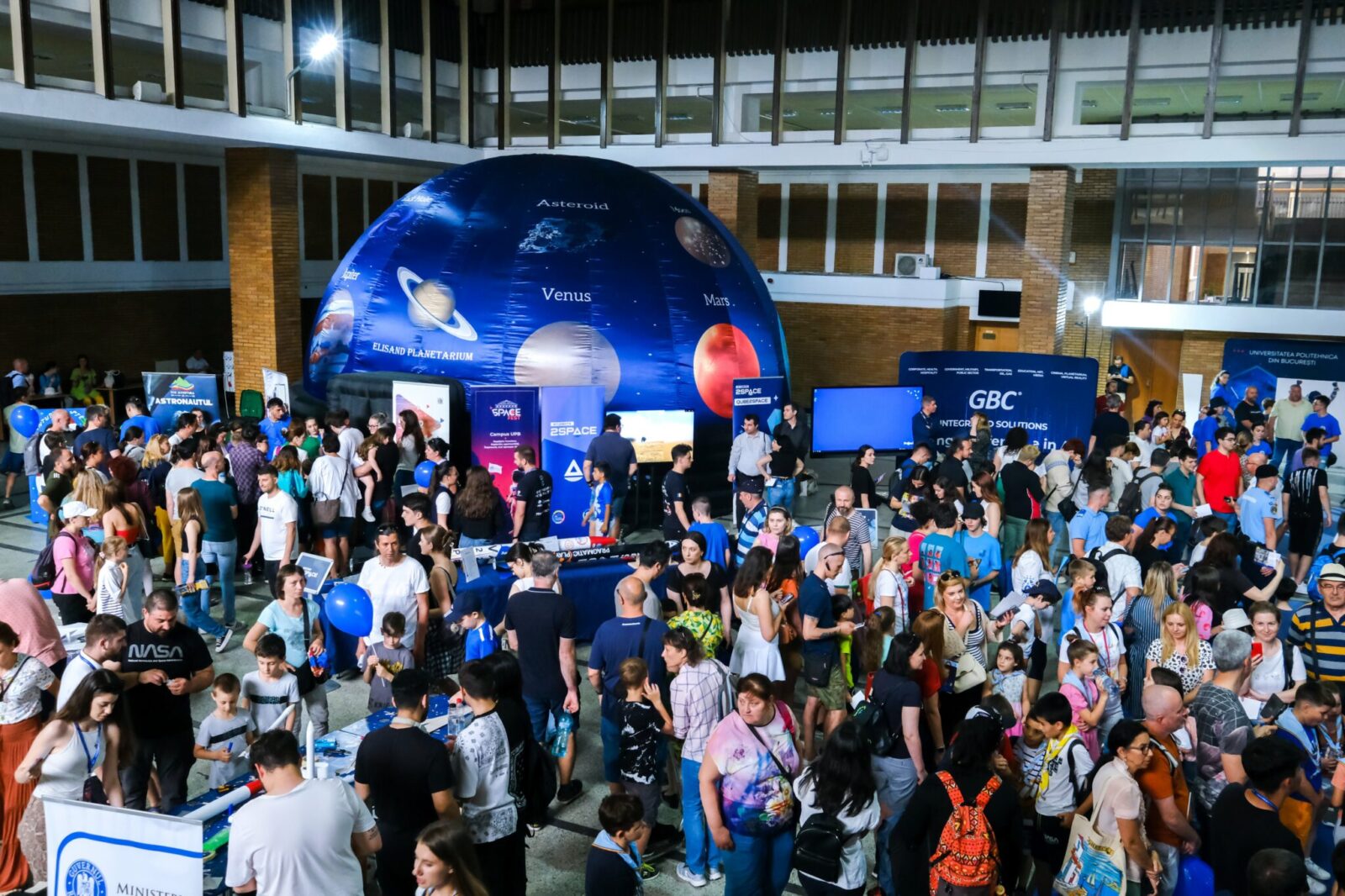 SpaceFEST a început la Universitatea Politehnică din București. Gabriel Petrea: „Cei pasionați  se pot întâlni cu astronauții, pot afla cum este viața pe Stația Spațială”