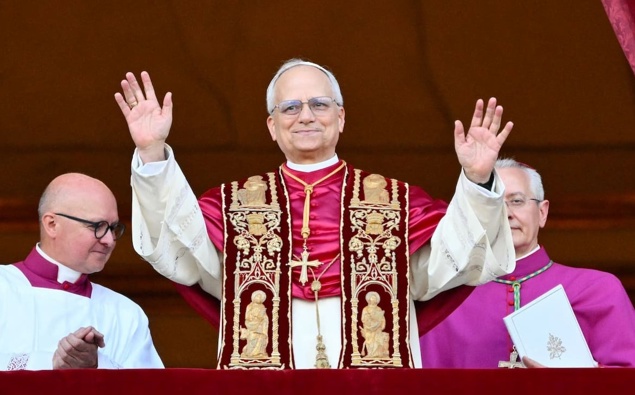 Papa Leon al 14-lea a oficiat prima slujbă ca Suveran Pontif. Alegerea sa a avut loc după patru runde de vot în conclavul cardinalilor