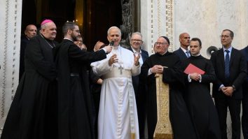 Papa Leon al XIV-lea a susținut prima binecuvântare și primul discurs public în Piața Sfântul Petru. Ce mesaj a transmis Suveranul