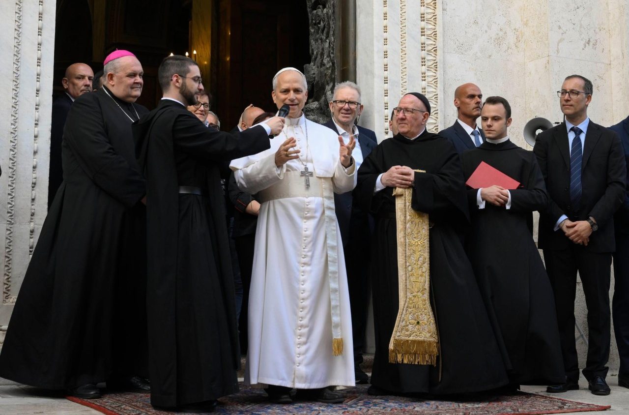 Papa Leon al XIV-lea a susținut prima binecuvântare și primul discurs public în Piața Sfântul Petru. Ce mesaj a transmis Suveranul