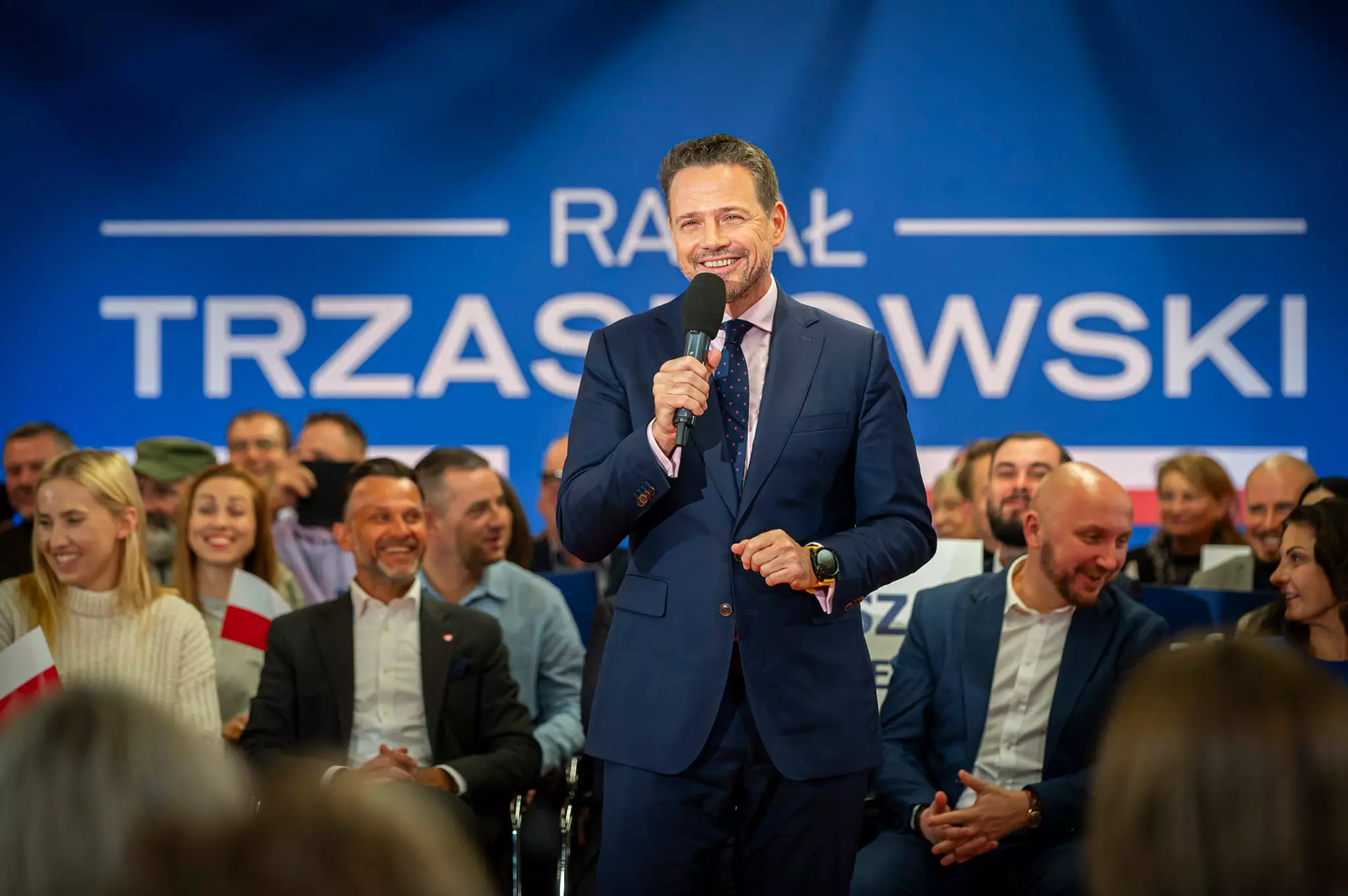 Polonia își decide viitorul duminica aceasta în turul doi al alegerilor prezidențiale. Cine are cele mai multe șanse de câștig