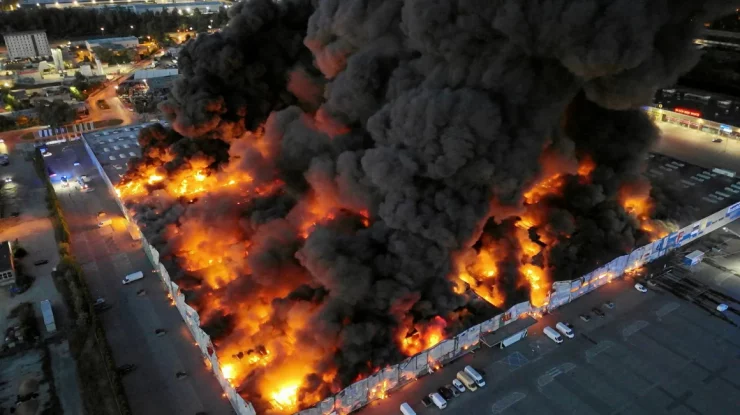 Polonia închide consulatul rus din Cracovia. Autoritățile au găsit dovezi că serviciile rusești au fost implicate în incendiul din Varșovia