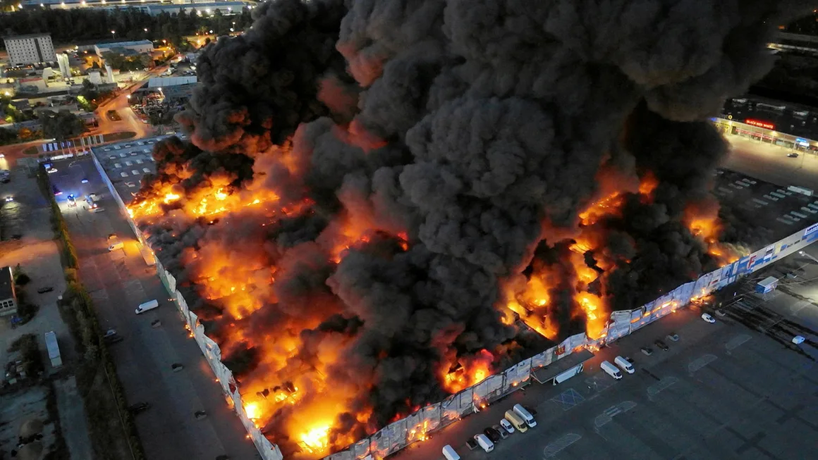 Polonia închide consulatul rus din Cracovia. Autoritățile au găsit dovezi că serviciile rusești au fost implicate în incendiul din Varșovia