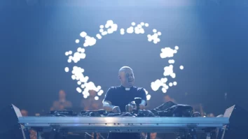 Un preot catolic a devenit DJ ca să plătească datoriile parohiei. Părintele Guilherme a mixat anul trecut în România