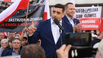 Conturile MAGA ale lui Donald Trump au distribuit imaginile cu George Simion și Karol Nawrocki de la mitingul din Polonia, în semn de sprijin. Și românii, și polonezii votează pe 18 mai la prezidențiale