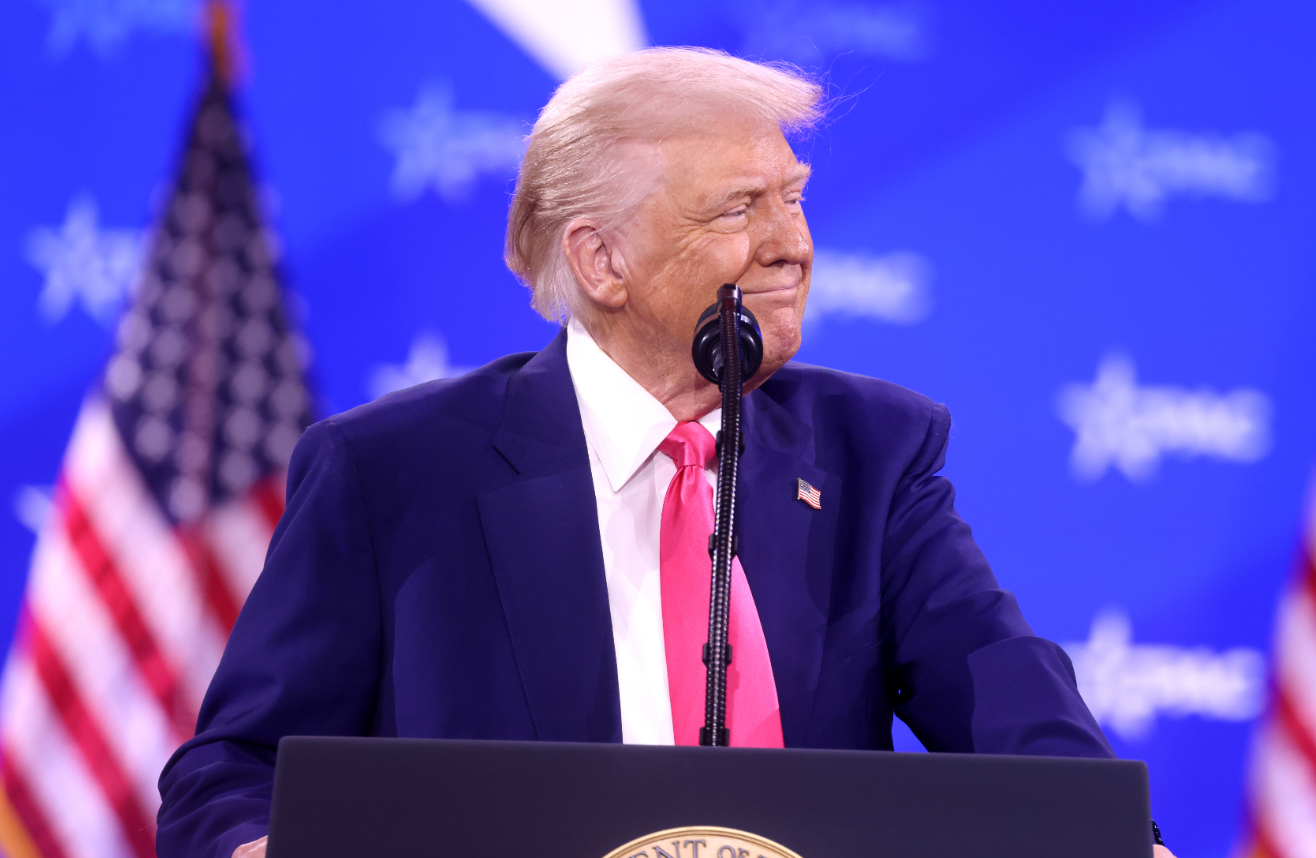 Donald Trump anunță că va vorbi luni cu Vladimir Putin și Volodimir Zelenski pentru a opri „baia de sânge”