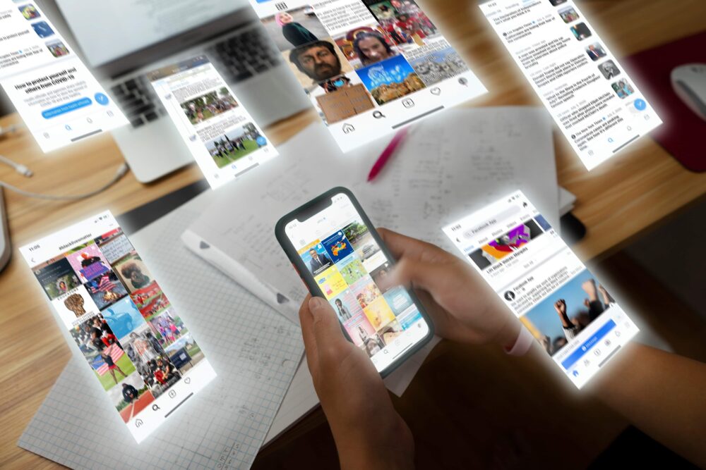 Volumul de „scroll” online este echivalent anual cu escaladarea de patru ori a Muntelui Everest. Ce îi frustrează pe utilizatori