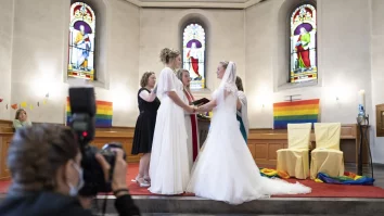 Gen Z e mai deschisă decât Milenialii să iasă cu persoane cu expresii de gen diverse. Grațiela Dan, psiholog: „Sunt forme de familie pe care trebuie să le acceptăm”