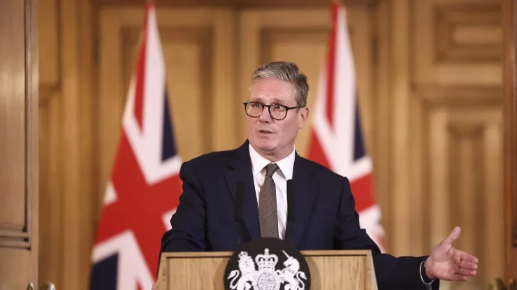 Marea Britanie „se pregătește pentru război”. Keir Starmer promite să construiască 12 submarine nucleare