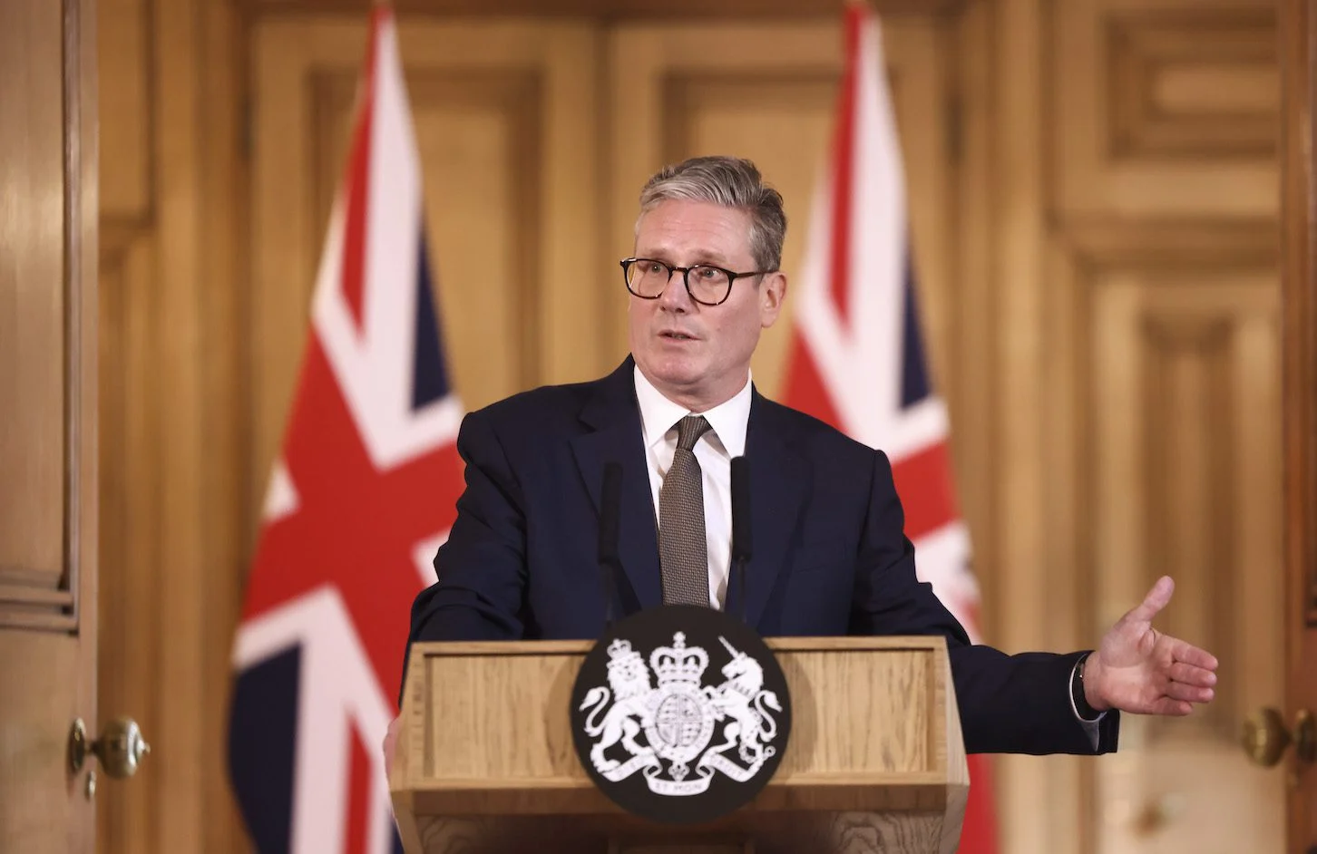 Marea Britanie introduce reguli noi pentru permisul de ședere permanent. Cum sunt afectați cetățenii din Uniunea Europeană