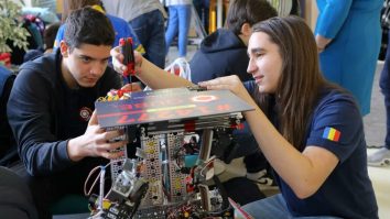 Finaliștii Concursului Național 3DUTECH 2025 sunt gata de provocare. Irinuca Văduva, coordonator: „E o campanie concepută ca o legătură mințile creative și experții din domeniu”