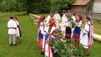De 1 Mai, românii sărbătoresc „Armindenul”. Care sunt cele mai importante tradiții din această zi în România
