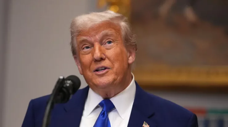 Donald Trump a reluat atacurile publice la adresa cântăreței Taylor Swift. „Nu mai este sexy și la modă”