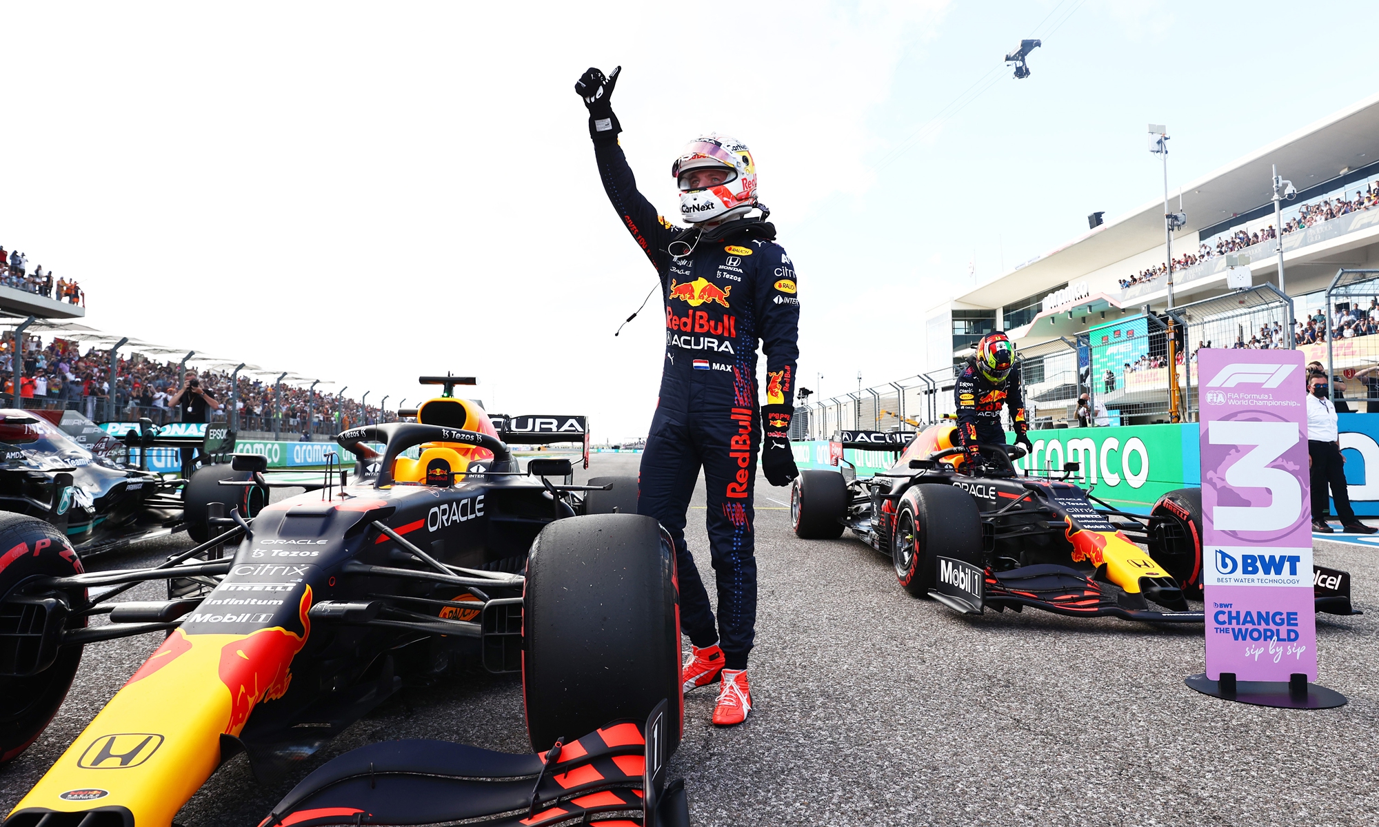 Max Verstappen a obținut pole position-ul la Marele Premiu de la Miami. Lewis Hamilton a ajuns pe locul 11