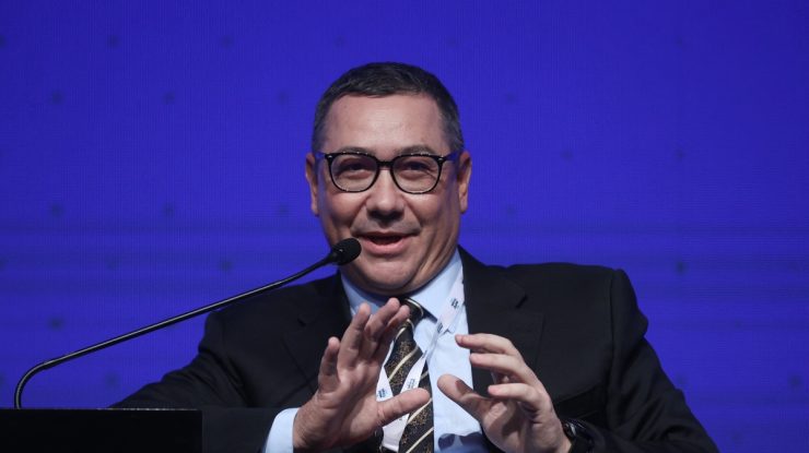 Victor Ponta reacționează la fotografiile publicate de Elena Lasconi: „FAKE NEWS – marca Antena 3 + Antonescu + Dan Voiculescu + Lasconi! Sunt DISPERAȚI pentru că marioneta lor, șomerul de lux Crin Antonescu, nu este votat de români!”