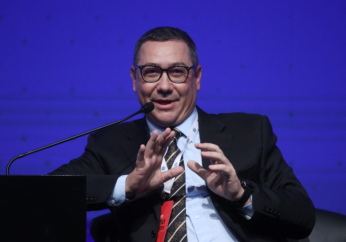 Victor Ponta reacționează la fotografiile publicate de Elena Lasconi: „FAKE NEWS – marca Antena 3 + Antonescu + Dan Voiculescu + Lasconi! Sunt DISPERAȚI pentru că marioneta lor, șomerul de lux Crin Antonescu, nu este votat de români!”