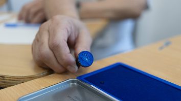 Poți vota între orele 07:00 și 21:00, cu posibilitatea prelungirii până la 23:59. Ce trebuie să știi despre turul 2 al alegerilor prezidențiale