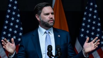 Războiul din Ucraina „nu se va încheia prea curând”, afirmă JD Vance