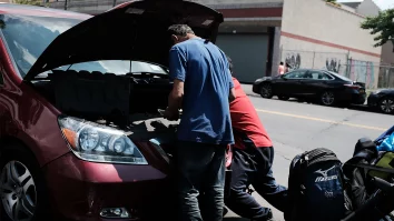 Universitatea Waterloo a introdus un curs pentru studenții „răsfățați”. Ei învață să schimbe o roată la mașină sau să spele rufele murdare