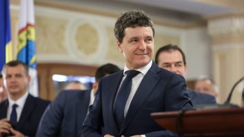 Guvernul se lasă așteptat: Partidele se ceartă pe funcții, nu pe programul de guvernare