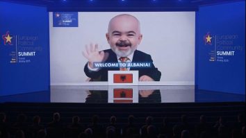 Liderii europeni au fost transformați în bebeluși A.I. la summitul din Tirana: „Bine ați venit în Albania”