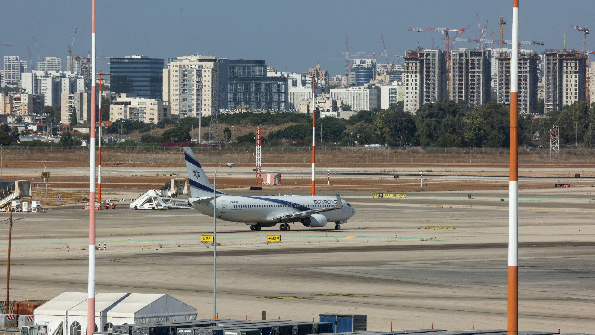O rachetă Houthi lovește zona aeroportului din Tel Aviv. Israelul promite represalii
