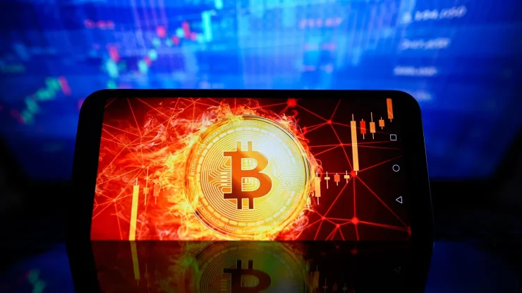 Bitcoin a atins astăzi un nou maxim istoric: 109.487 dolari. Cum se explică această creștere