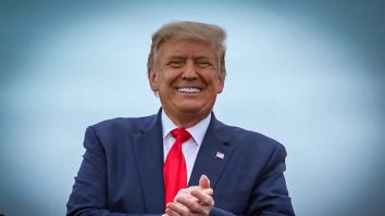 Trump a reacționat la vestea alegerii primului Papă american: „E o mare onoare pentru țară”