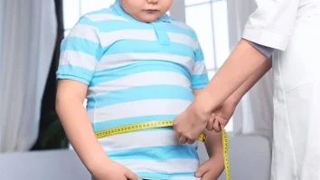 STUDIU. Supraponderalitatea la 6 ani dublează riscul de obezitate la 18 ani. Ce măsuri poți lua pentru copii