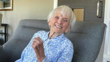 Britanica Joan Partridge a devenit influenceriță la 103 ani. Ea se machiază zilnic, iar căminul a pus rutina ei pe social media